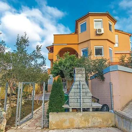 2 Lägenhet
